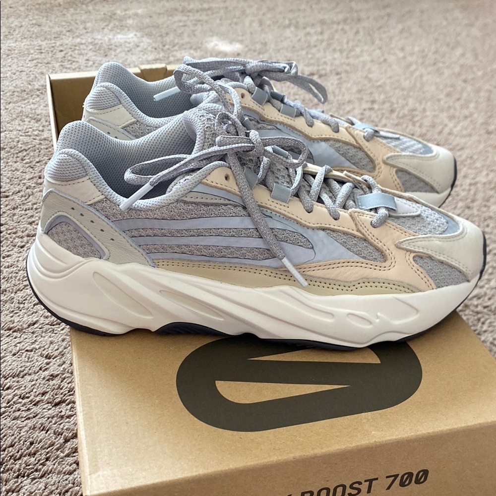 Adidas Yeezy Boost 700 V2 Cream